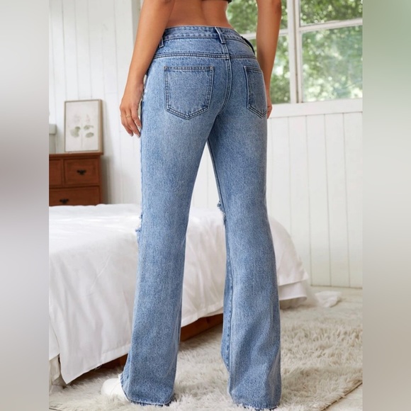 Womens size small (4) ripped bootcut jeans - Picture 2 of 5